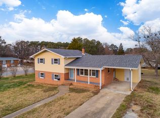 704 Brunswick Ave, Emporia, VA 23847