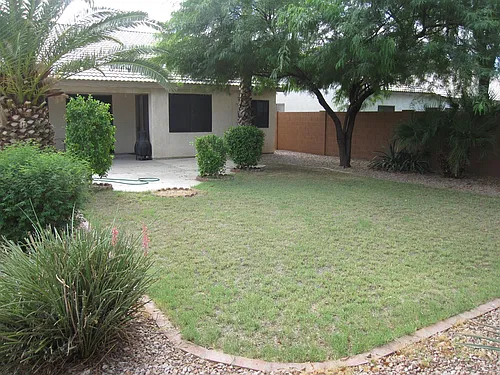 912 N Lakeshore Pl Photo 1