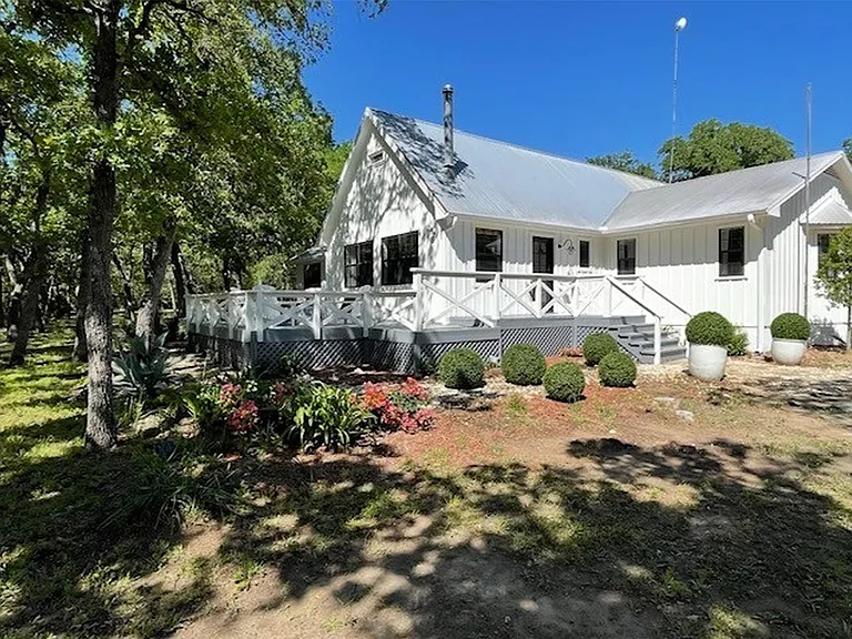 6811 Mockingbird Rd — Photo 1