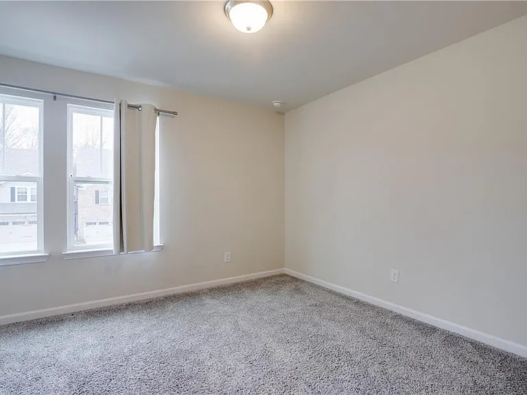 116 Cedar Ln — Photo 12