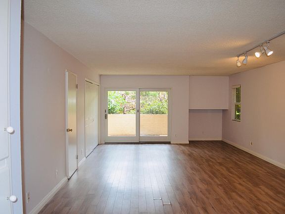 3rd image of 6151 Canterbury Dr Unit 101