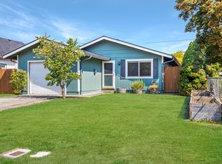 734 SW K St, Grants Pass, OR 97526