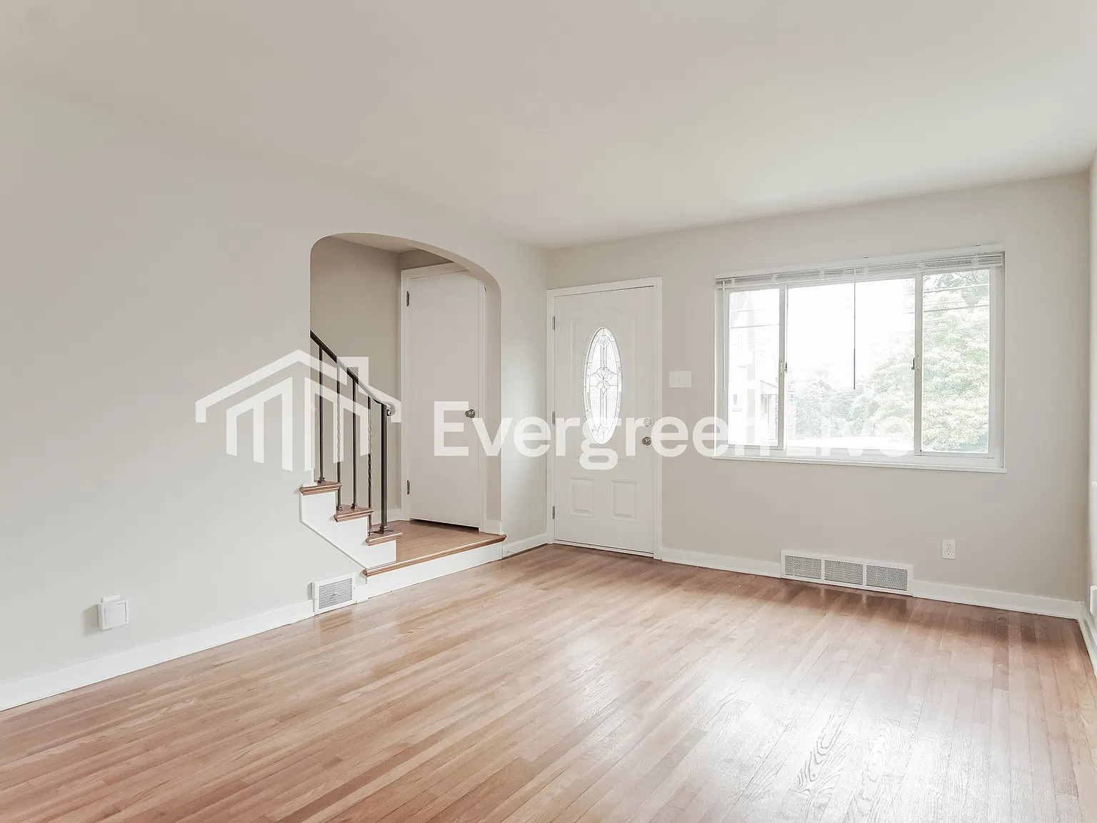 3 bed, 2.0 bath, 1091 sqft, $1,345 — Photo 4