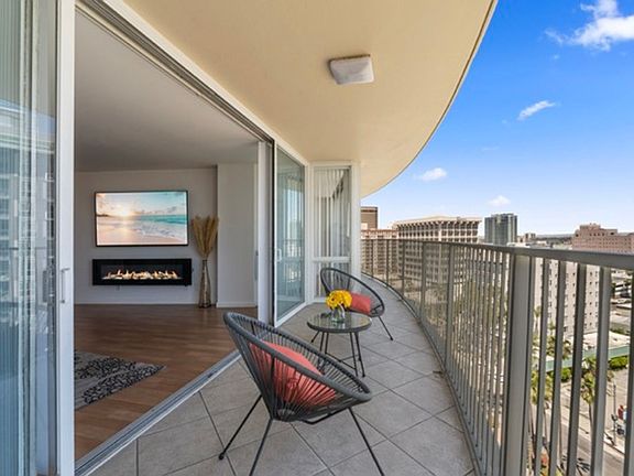 4th image of 700 E Ocean Blvd Unit 1703