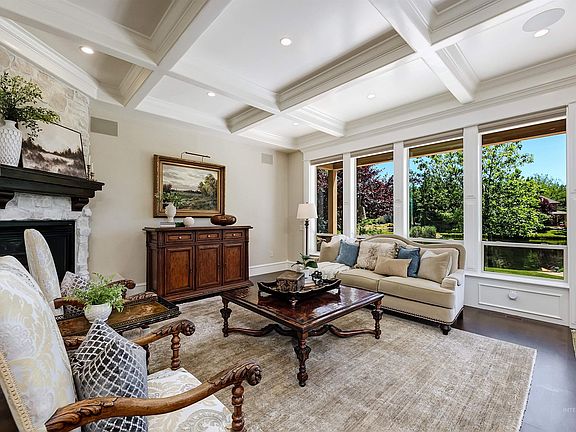 2nd image of 652 W Water Grove Dr