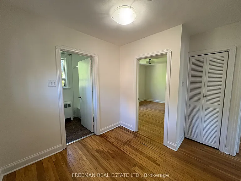 535 Lawrence Ave W — Photo 10