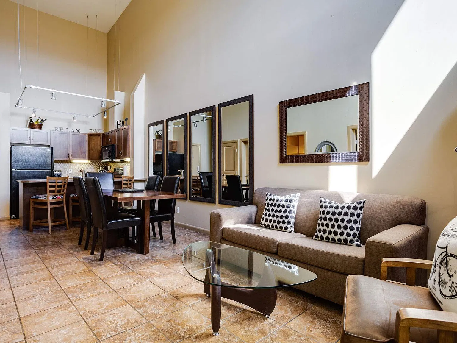 2 bed, 1134 sqft, $2,150 — Photo 3
