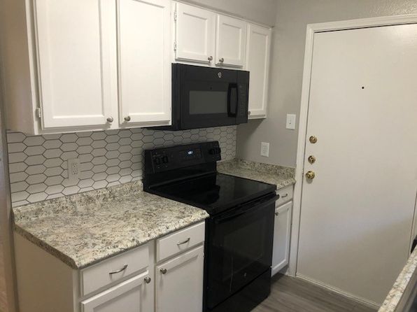 2724 Sunset Strip Ave