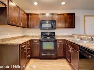 873 E Sparrow Rd, Nixa, MO 65714