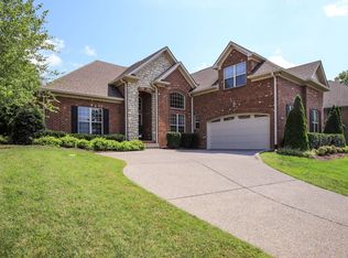1002 Golf Ct, Hendersonville, TN 37075
