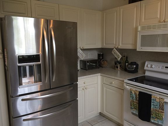 2nd image of 118 Riverwalk Circle