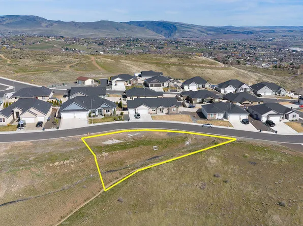 1520 Valhalla Loop, Selah, WA 98942