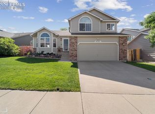 6747 Snowy Range Dr, Colorado Springs, CO 80923