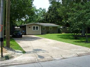 2207 Woodmont St, Pascagoula, MS 39567