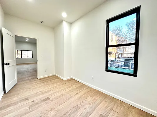 Sold by Remax Real Estate Professionals | media 11