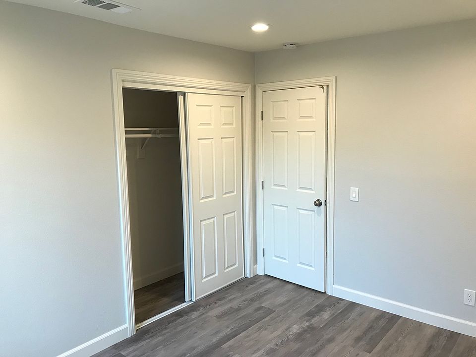 1st image of 11585 Pecan Way