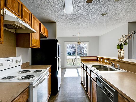 3rd image of 2154 Wexford Way