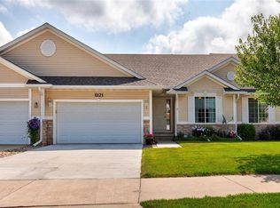 6121 NW 49th St, Johnston, IA 50131