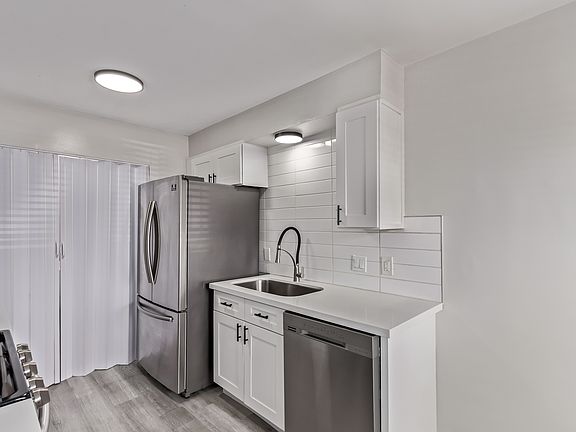 3rd image of 3405 E Pinchot Ave APT 2