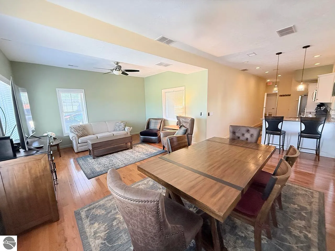 2 bed, $1,800 — Photo 4