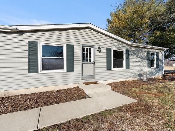 3rd image of 18711 McDuffee Rd