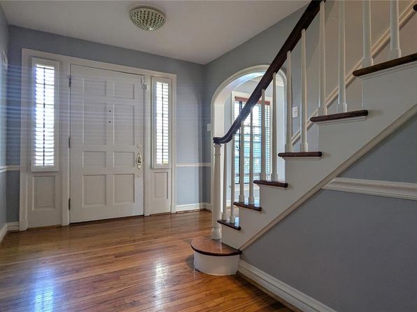 18 Beverly Dr, Saint Louis, MO 63132
