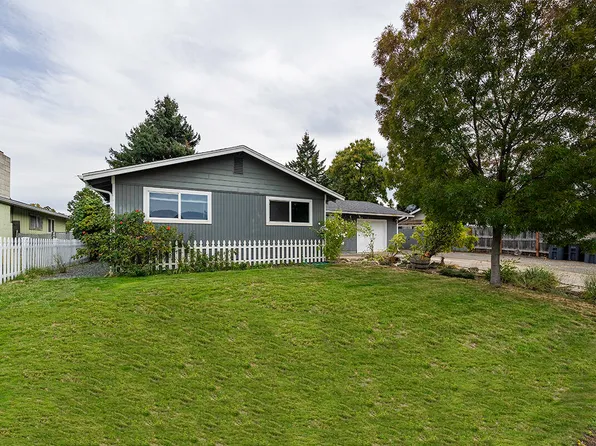 112 Saxbury Dr, Central Pt, OR 97502