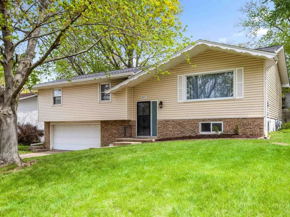 2819 W Fountaindale Dr, Peoria, IL 61614