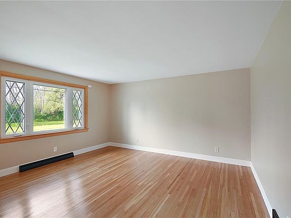 3rd image of 38 Orchard Pl