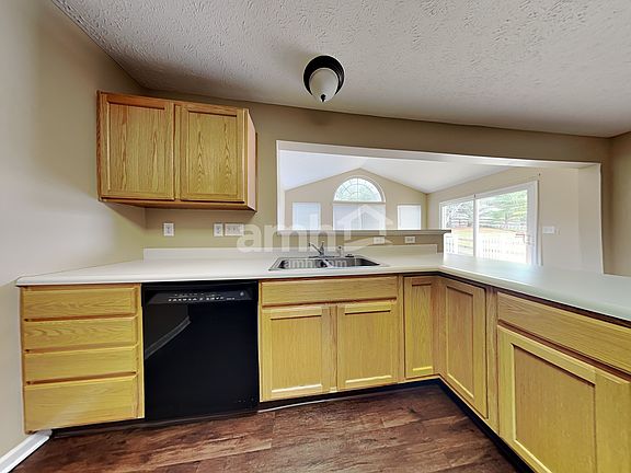 3rd image of 581 Indian Lake Dr