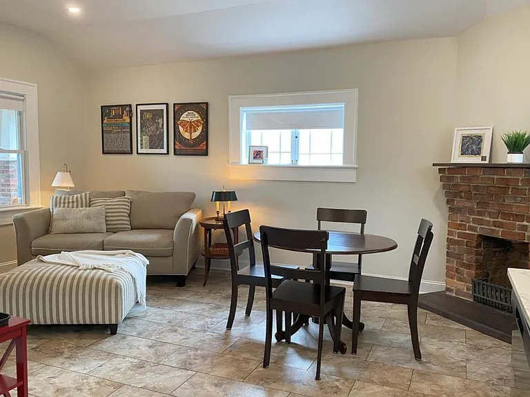 45 N Oaklawn Ave — Photo 3