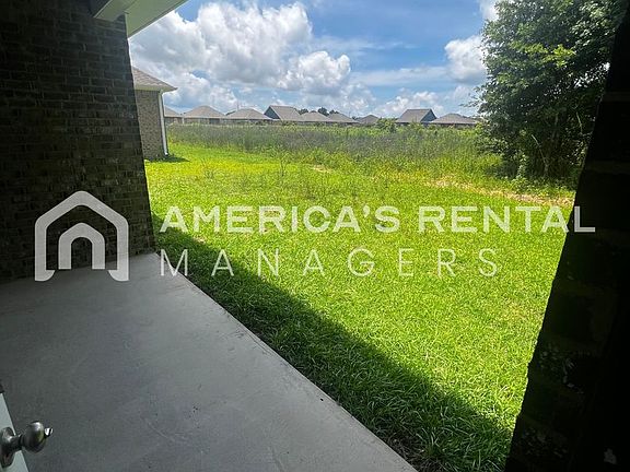 5th image of 825 Ginger Lee St