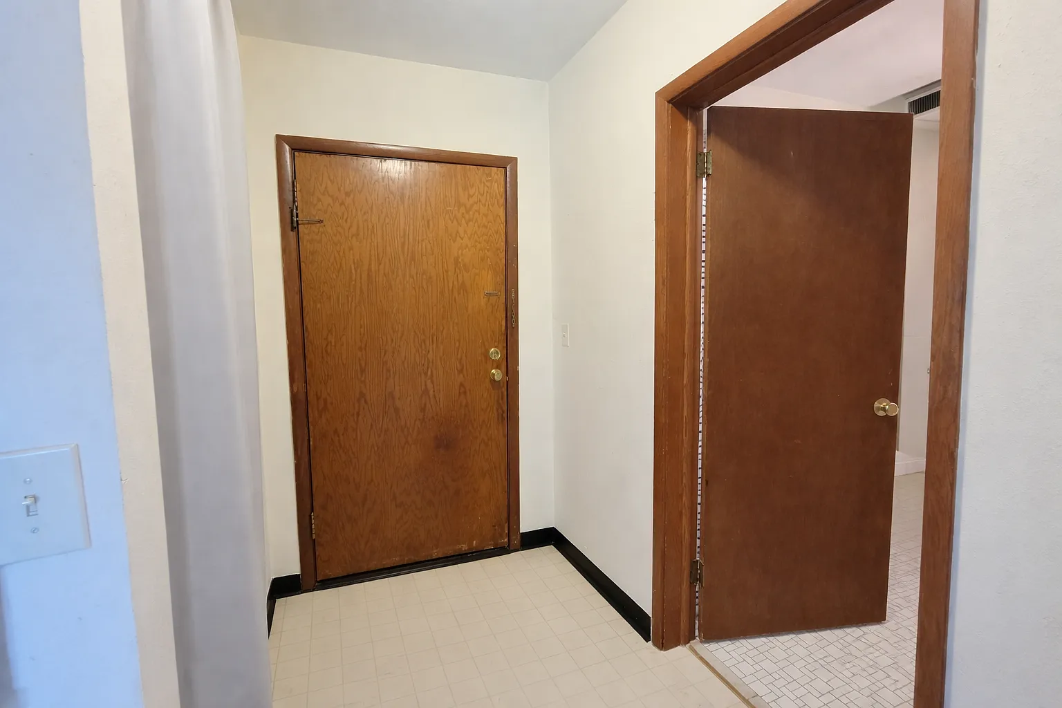 1 bed, $1,100 — Photo 3