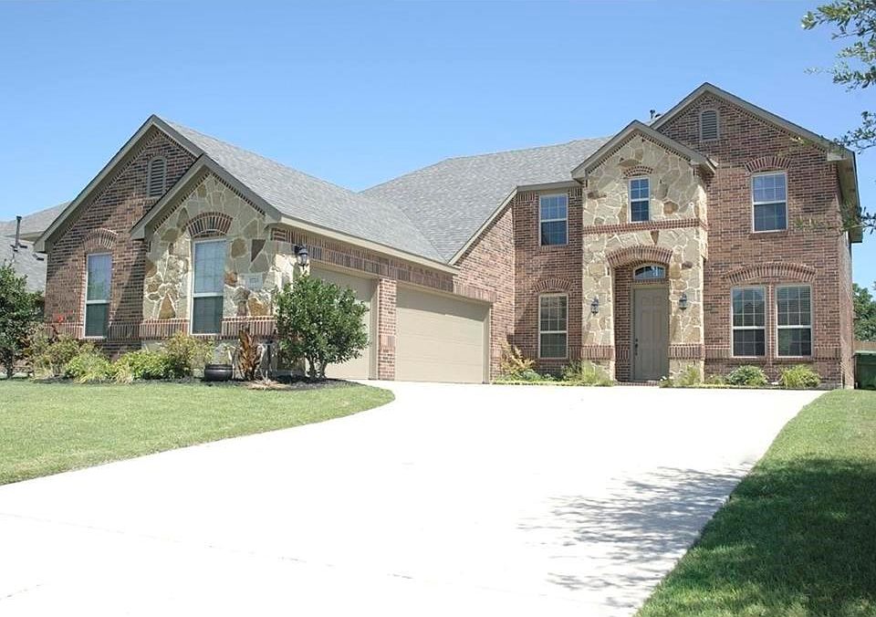 1st image of 5723 Chateau Dr