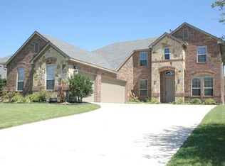 5723 Chateau Dr, Sachse, TX 75048