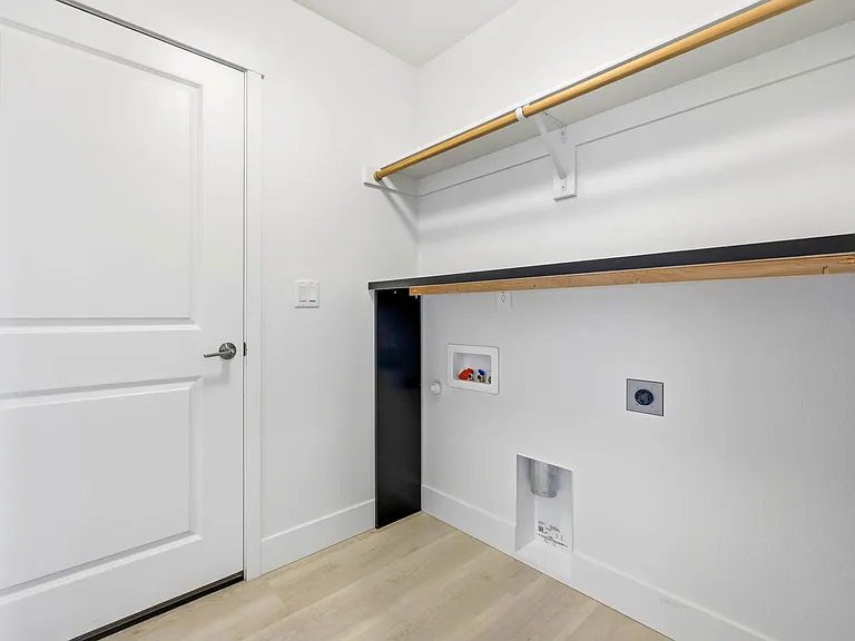 6367 W 30th Pl — Photo 10