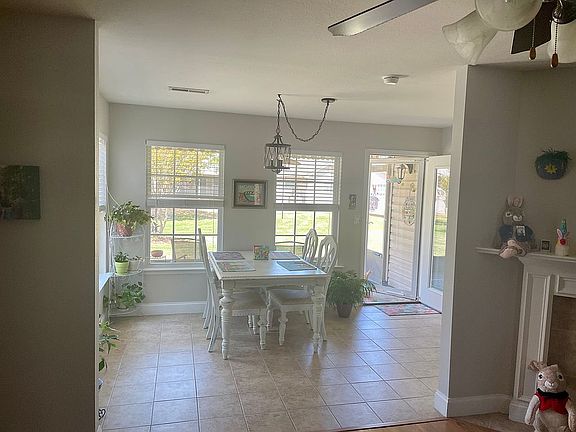 5th image of 1102 Applebrook Dr