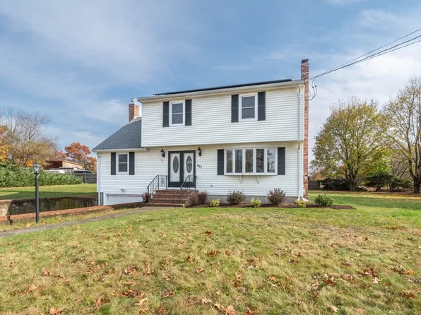 621 N Elm St, West Bridgewater, MA 02379