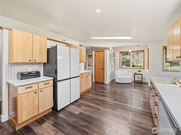 5th image of 5201 Katherine Avenue SE