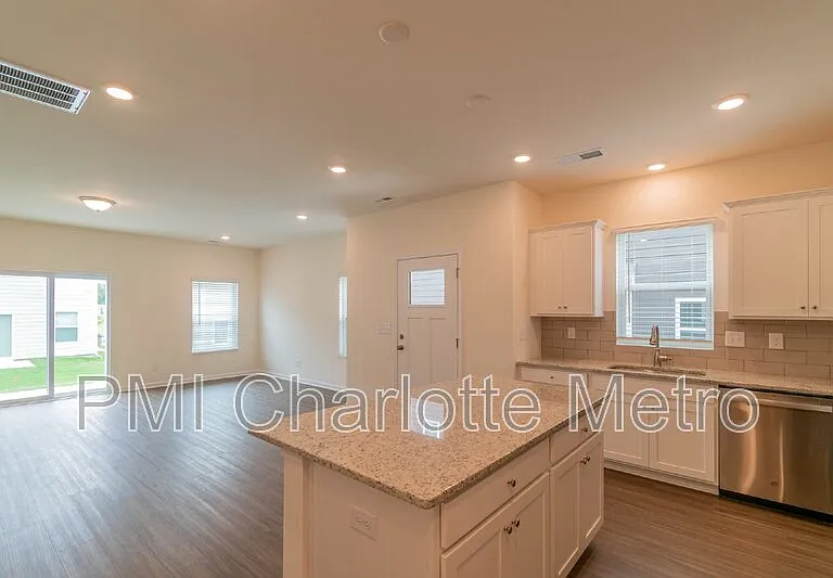 7139 Bentz St — Photo 6