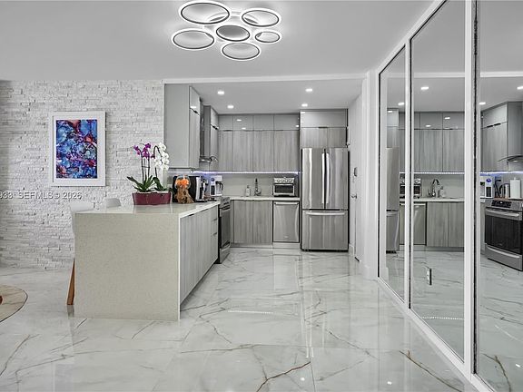 3rd image of 770 NE 69th St APT 5D