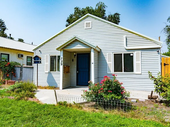 729 NW 2nd St, Ontario, OR 97914