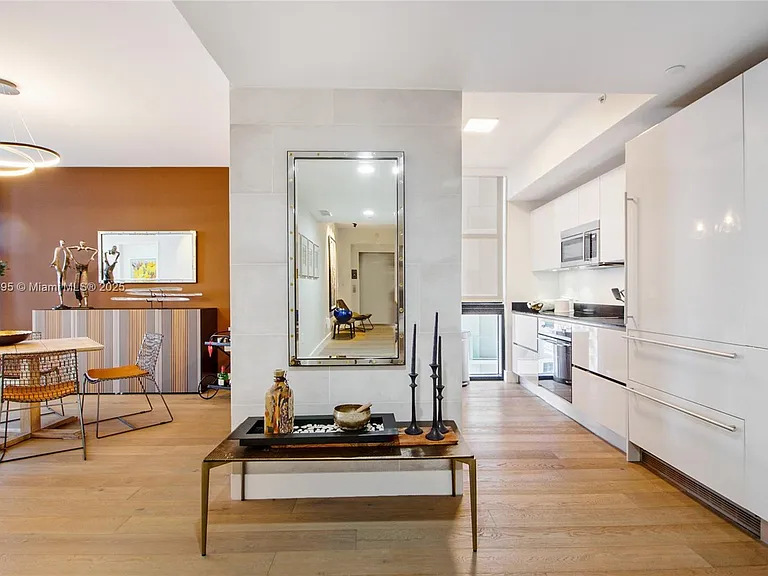 1010 Brickell Ave #3105 — Photo 2
