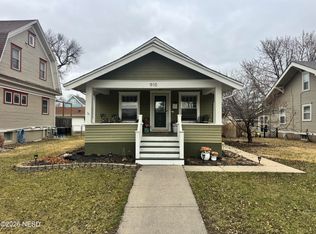 910 N 1st St, Aberdeen, SD 57401