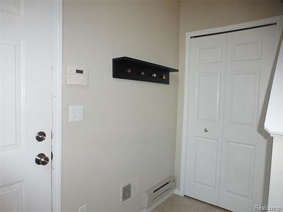 5th image of 2256 Monarch Dr