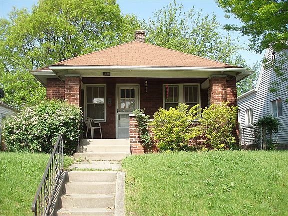 2nd image of 1518 N Gladstone Ave
