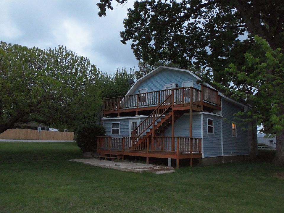 Back of home patie/porch
