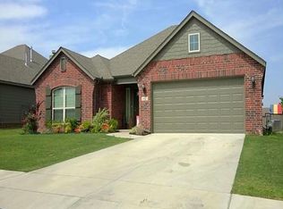 5428 Skylane Pl, Sand Springs, OK 74063