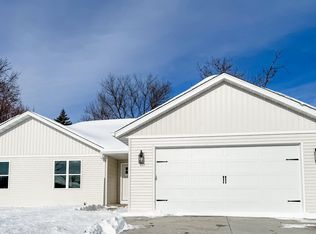 426 Village Ln, Ripon, WI 54971