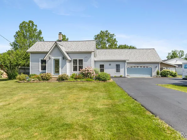 1213 Hayes St, Marne, MI 49435